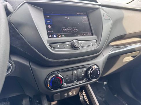 Used 2022 Chevrolet TrailBlazer LT FWD image 29