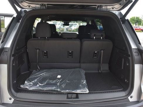 New 2026 Chevrolet Traverse LT w/ Driver Confidence Package FWD image 18