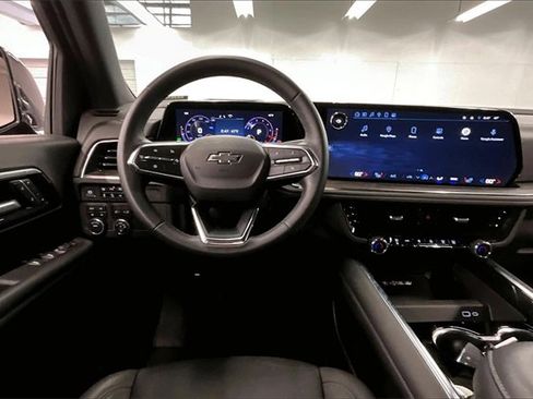 Used 2025 Chevrolet Tahoe Z71 image 5