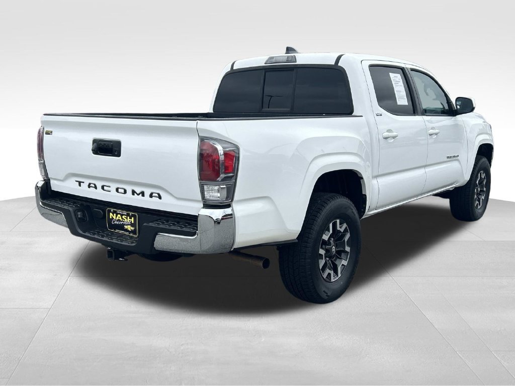 Used 2020 Toyota Tacoma SR5 RWD image 3