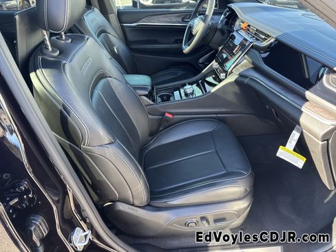 Used 2023 Jeep Grand Cherokee L Overland w/ Rear Seat Video Group I image 17