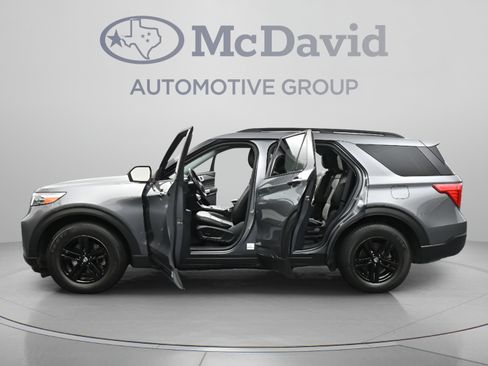 Used 2021 Ford Explorer XLT RWD image 41