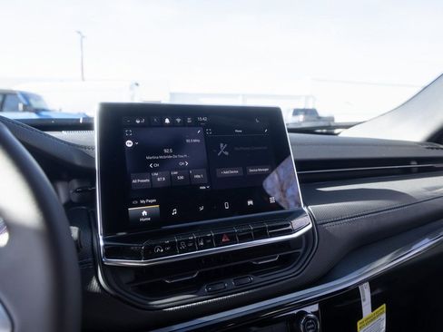 New 2026 Jeep Compass Latitude image 23