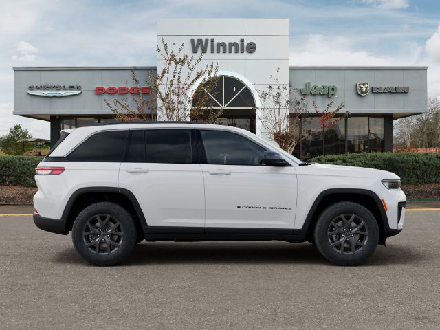 New 2027 Jeep Grand Cherokee Altitude RWD image 21