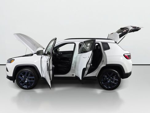 New 2026 Jeep Compass Latitude AWD/4WD image 12