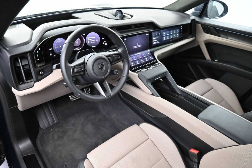 Certified 2026 Porsche Cayenne Turbo AWD/4WD image 4