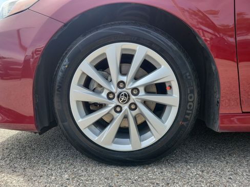 Used 2022 Toyota Camry LE FWD image 9