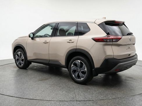 Used 2025 Nissan Rogue SV FWD image 6