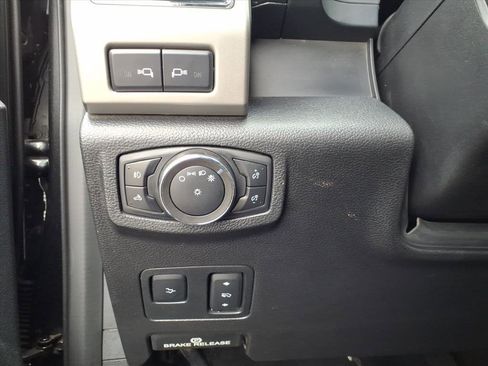 Used 2020 Ford F350 Lariat image 19