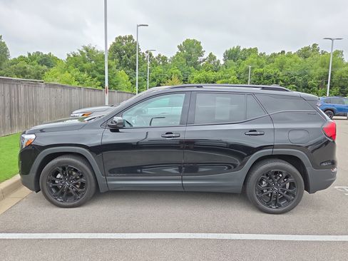 Used 2021 GMC Terrain SLE w/ Driver Convenience Package FWD image 5