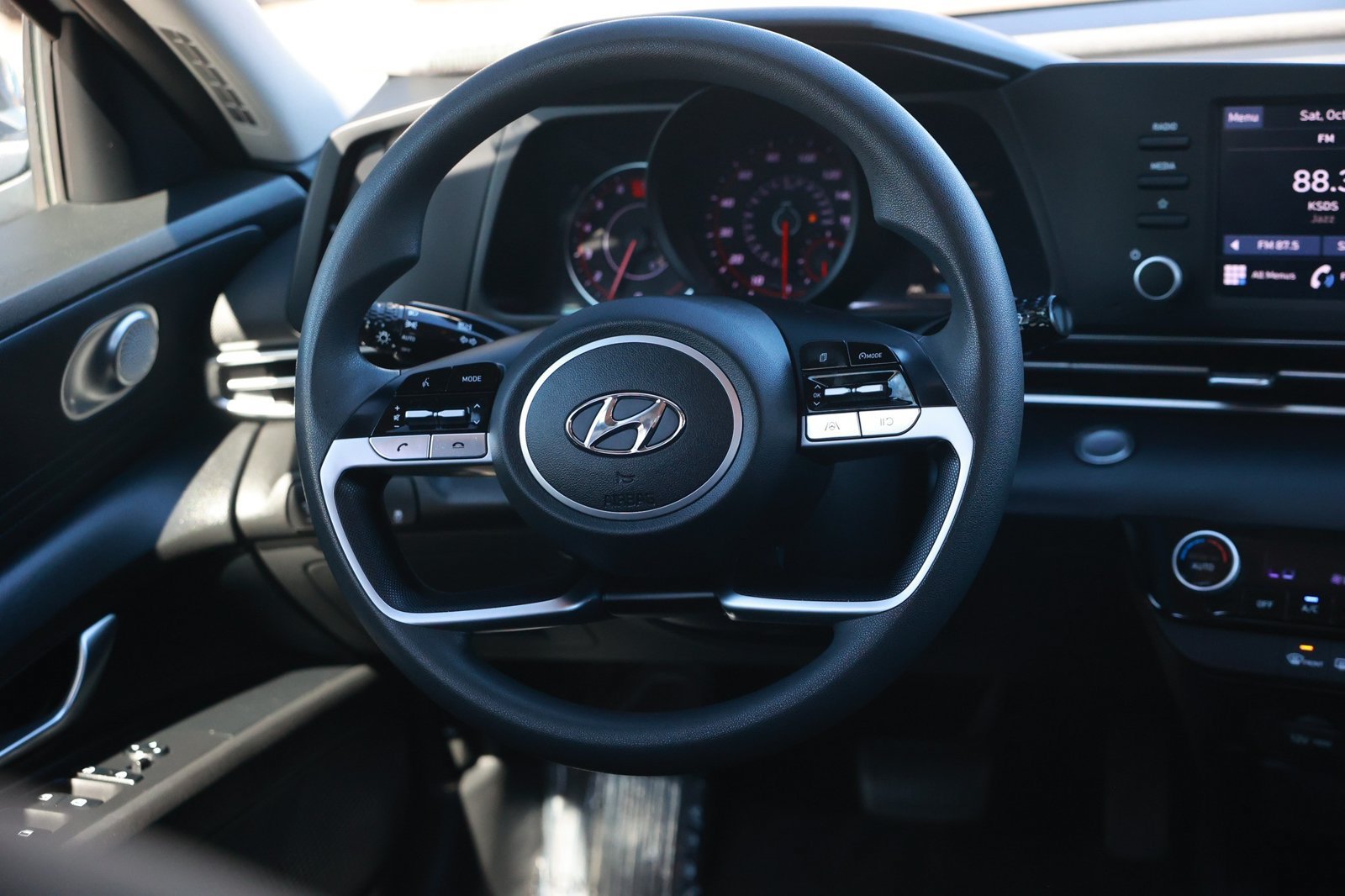 Used 2023 Hyundai Elantra SEL FWD image 28