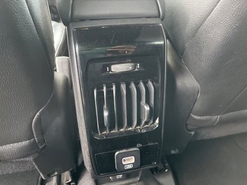 Used 2024 Jeep Compass Latitude image 17