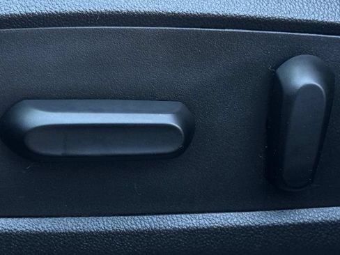 Used 2017 Chevrolet Cruze Premier FWD image 25