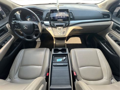 Used 2019 Honda Odyssey EX-L image 2