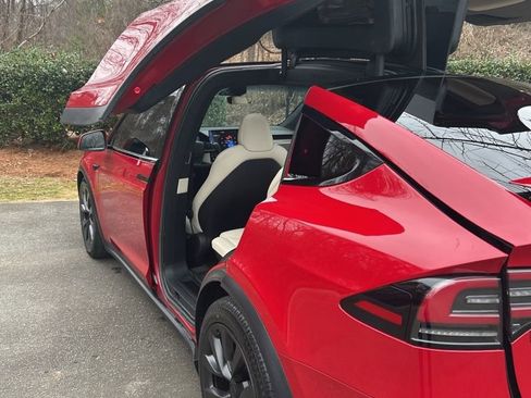 Used 2023 Tesla Model X image 27