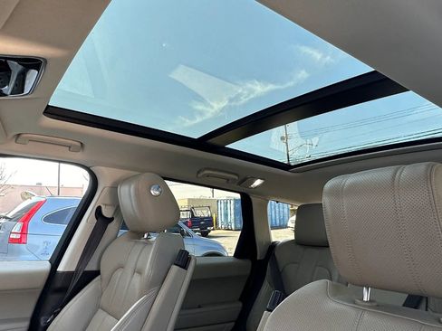 Used 2017 Land Rover Range Rover Sport HSE image 12