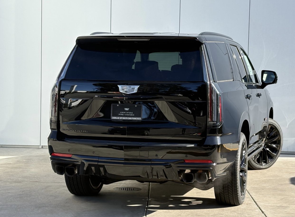 Used 2026 Cadillac Escalade V w/ LPO, ONYX Package AWD/4WD image 6