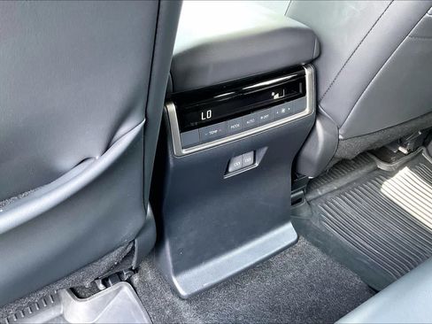 Used 2025 Lexus GX 550 w/ Cold Area Package AWD/4WD image 34
