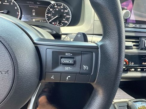 Used 2025 Nissan Pathfinder S AWD/4WD image 28