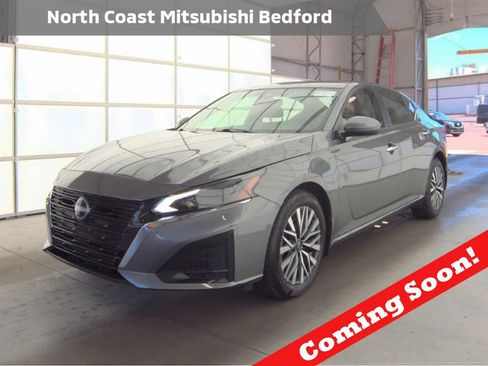 Used 2023 Nissan Altima 2.5 SV w/ SV Premium Package AWD/4WD image 1