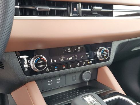 New 2026 Mitsubishi Outlander SEL FWD image 28
