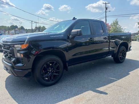 Used 2025 Chevrolet Silverado 1500 Custom w/ LPO, Dark Essentials Package AWD/4WD image 3