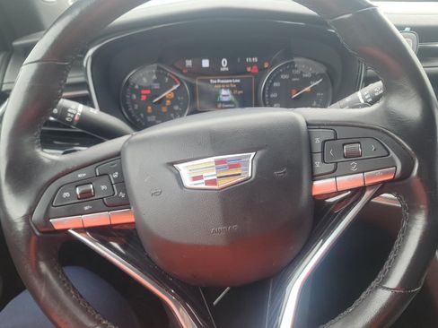 Used 2020 Cadillac XT6 Premium Luxury AWD/4WD image 6