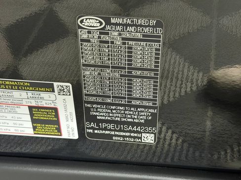 Used 2025 Land Rover Range Rover Sport SE AWD/4WD image 33