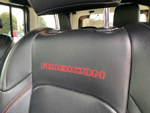 Used 2021 Jeep Wrangler Unlimited Rubicon w/ Uconnect 4C Nav & Sound Group image 8