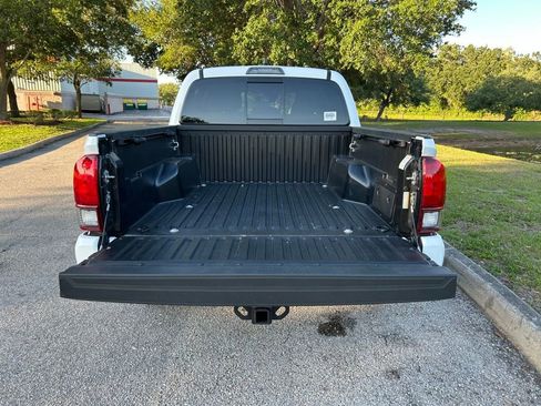 Used 2023 Toyota Tacoma SR5 w/ Technology Package RWD image 11