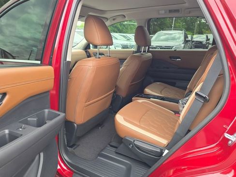 New 2026 Nissan Pathfinder Platinum AWD/4WD image 10