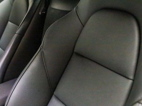 Used 2025 Porsche 718 Cayman image 18