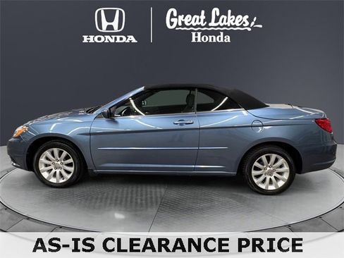 Used 2011 Chrysler 200 Touring image 3