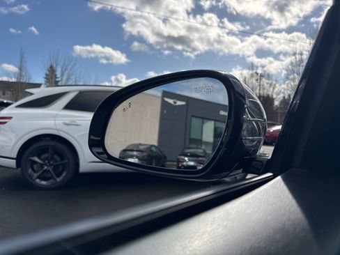 Used 2019 Genesis G70 2.0T Advanced w/ Elite Package image 37