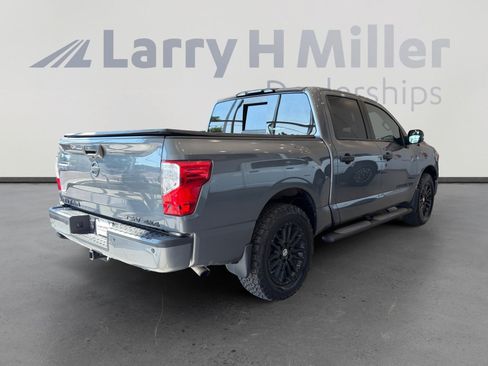 Used 2019 Nissan Titan SV w/ SV Convenience Package AWD/4WD image 5