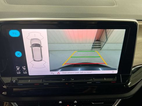 Used 2025 Volkswagen Atlas SE FWD image 14