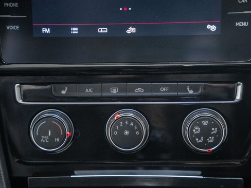 Used 2020 Volkswagen GTI SE image 30