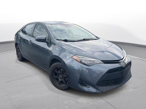 Used 2017 Toyota Corolla LE FWD image 4