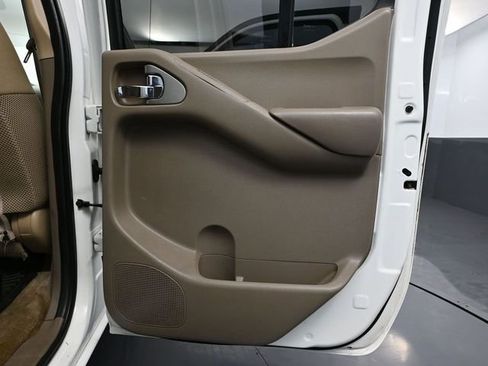 Used 2015 Nissan Frontier SV image 35