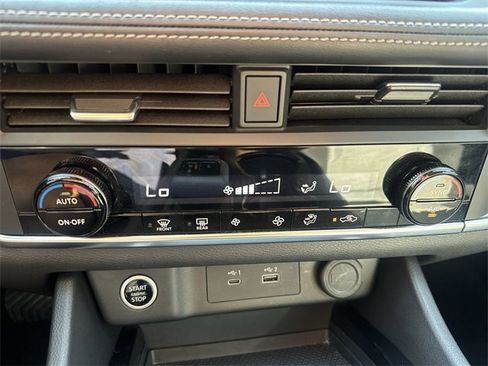 Used 2023 Nissan Rogue SV image 19