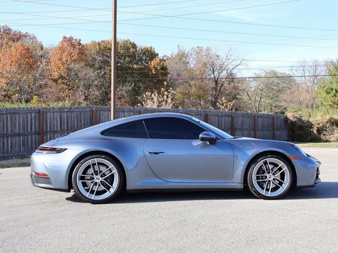 Used 2025 Porsche 911 Carrera image 9