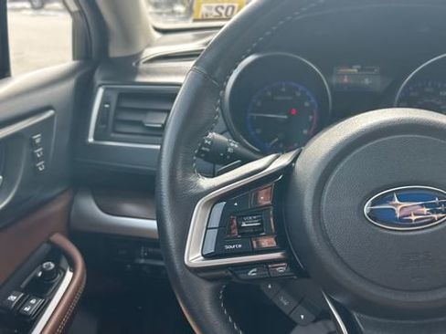 Used 2018 Subaru Outback 3.6R Touring image 18