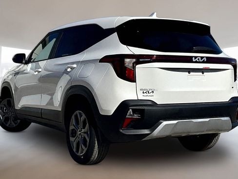 New 2026 Kia Seltos LX image 3