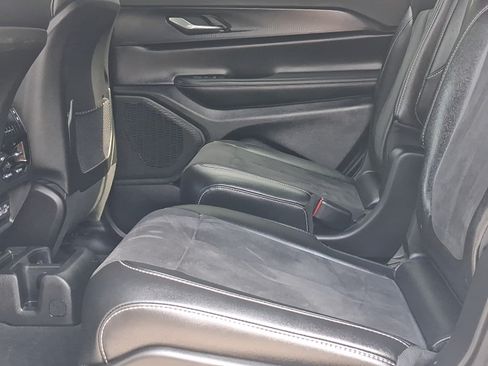 Used 2024 Jeep Grand Cherokee L Altitude RWD image 13