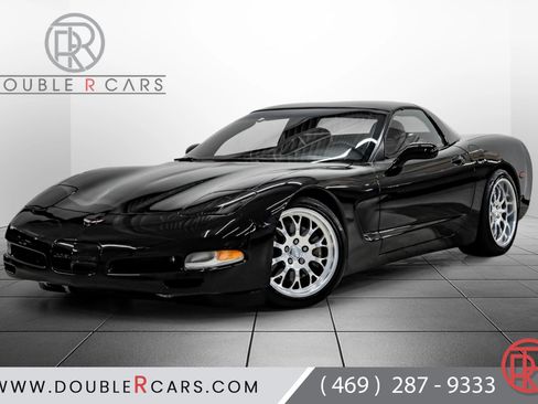Used 2002 Chevrolet Corvette Coupe w/ Preferred Equipment Group2 RWD image 1