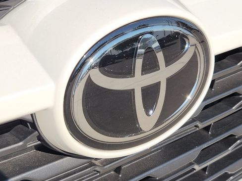Used 2021 Toyota RAV4 XLE Premium FWD image 13