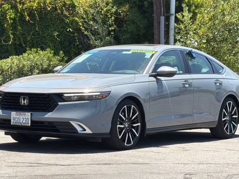 Used 2023 Honda Accord Touring image 9
