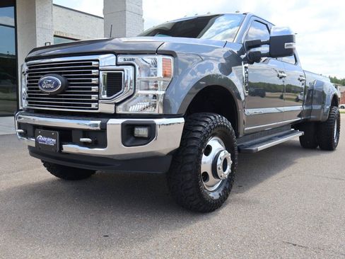 Used 2020 Ford F350 XLT w/ XLT Premium Package AWD/4WD image 2