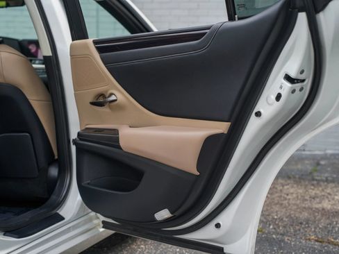 Used 2020 Lexus ES 350 w/ Premium Package FWD image 30