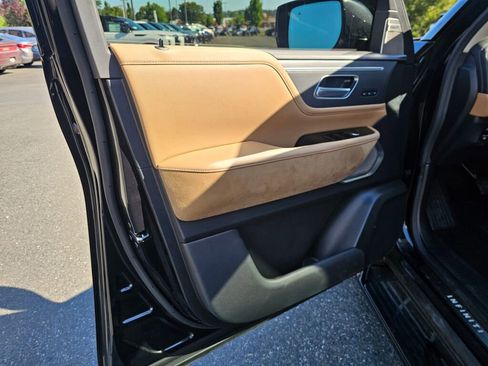 Used 2025 INFINITI QX80 Sensory w/ Exterior Package AWD/4WD image 24
